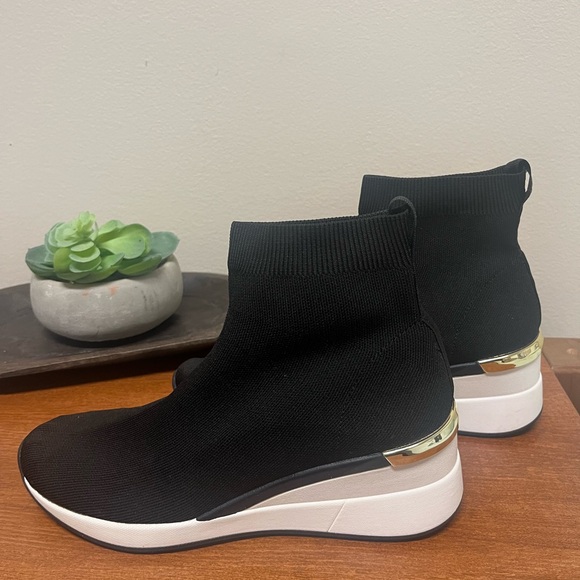 Aldo Shoes l Aldo Astirecia l Colour- Black and White l Size: US 8.5 - Picture 3 of 5